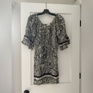 Black & White comfy shift dress - Small